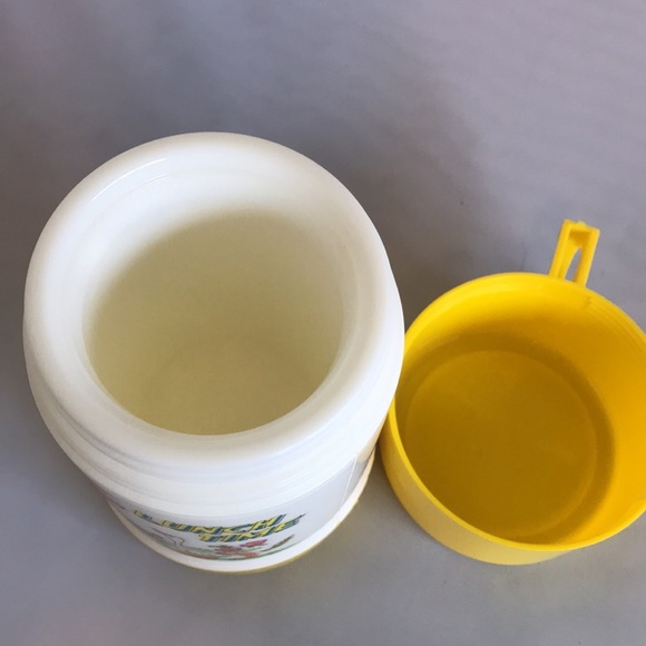 Retro Lunch Time Thermos Girl w/ Goose Yellow Lid - Picture 7 of 7